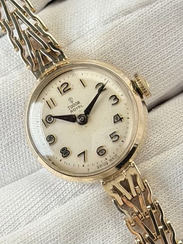 Tudor lady vintage - tudor,