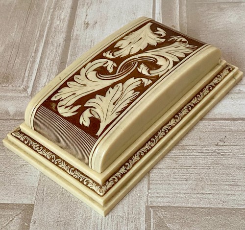Vintage art deco cream - art,
